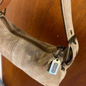 Coach Vintage 2004  Hampton Demi Baguette suede Tan shoulder bag